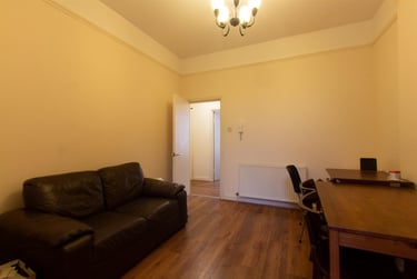 1 bed house, Richmond Road, Plasnewydd, Cardiff, CF243BW - Image 2